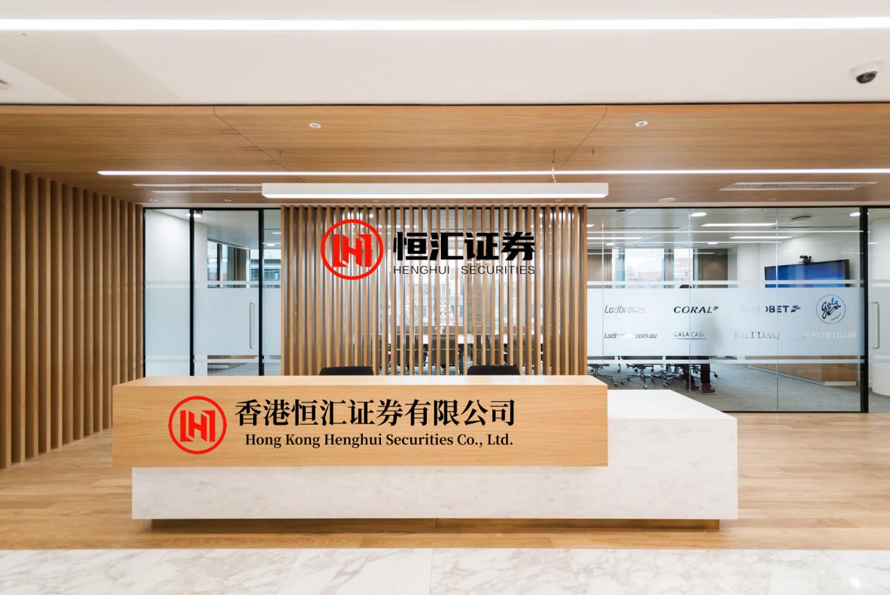 速配发金融网 皱着眉头在看《诉讼女王》......